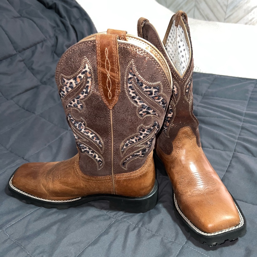 ARIAT Women's Unbridled Rancher Venttek Western Boots - Hickory Smoke/Copper